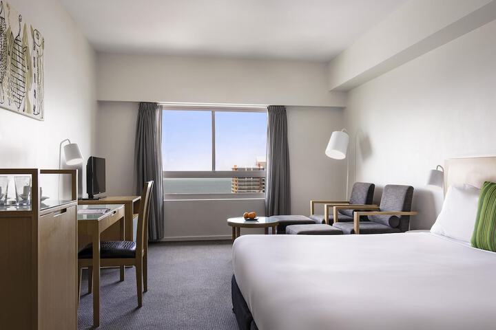 Room 44 of 135