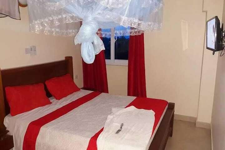 Room 2 of 9