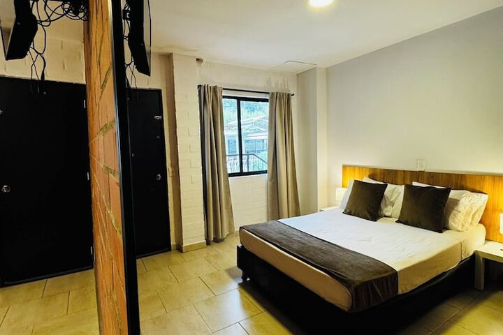 Room 28 of 94
