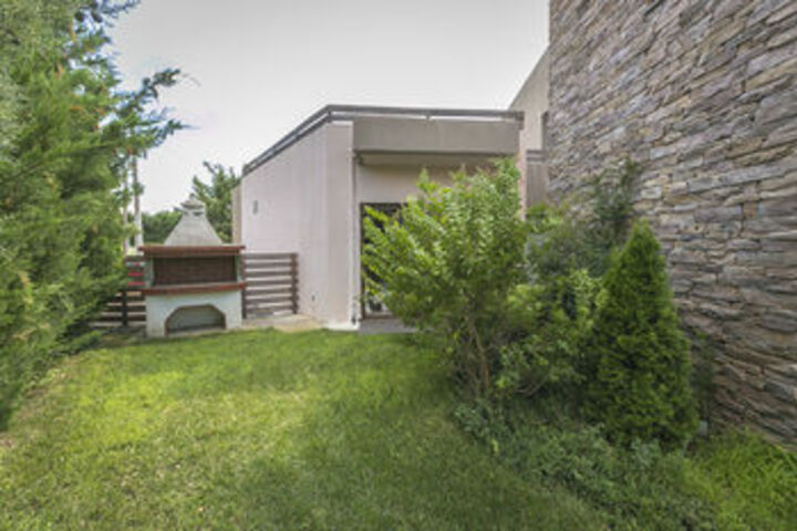Property Grounds 16 of 85