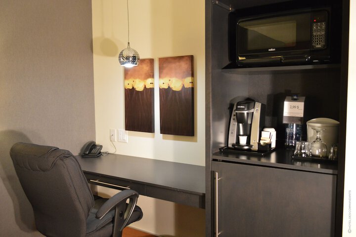 Room 25 of 48