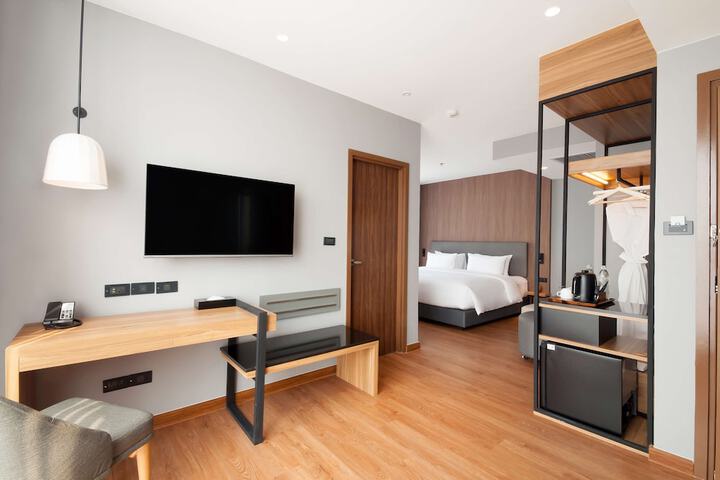 Room 70 of 112