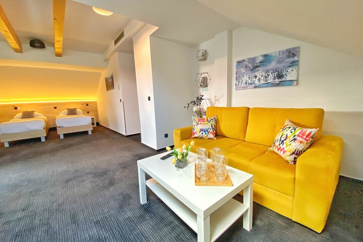 Room 10 of 71