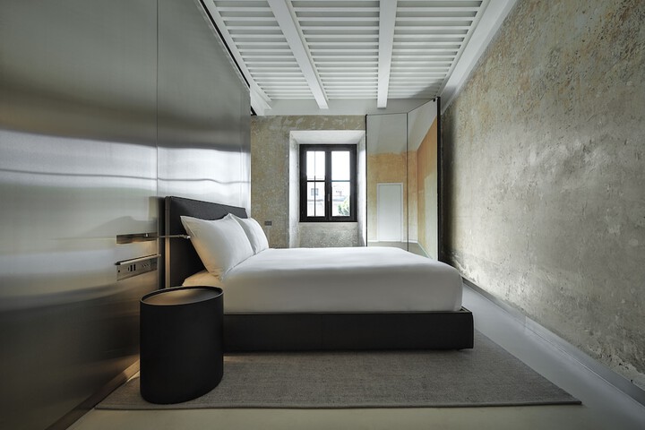 Room 10 of 71
