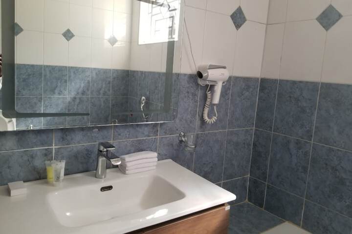 Room 45 of 62