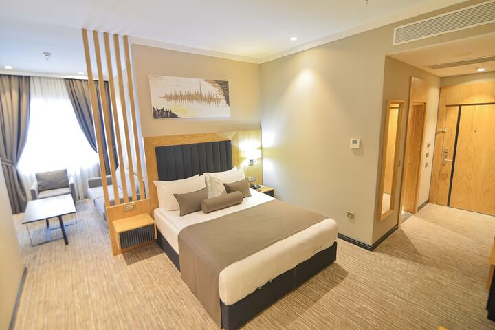 Room 8 of 36