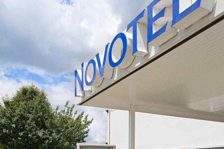 Hotel Entry