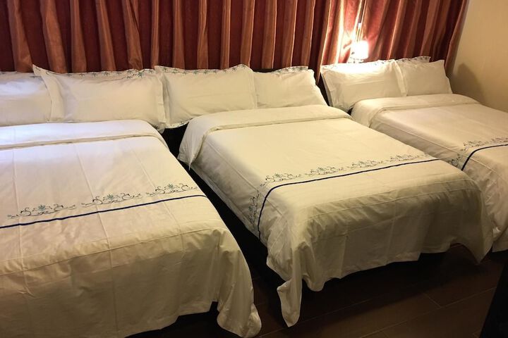 Room 51 of 73