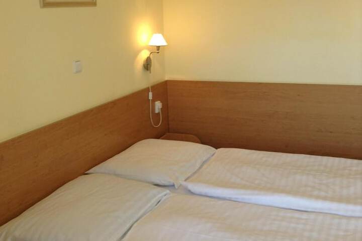 Room 20 of 65