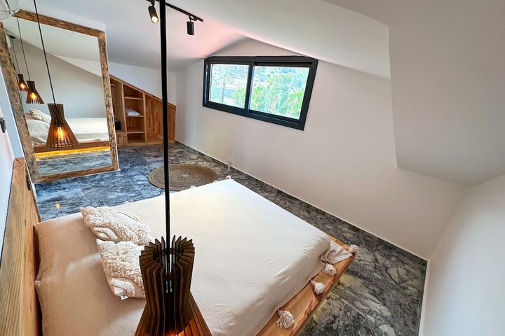 Room 19 of 42