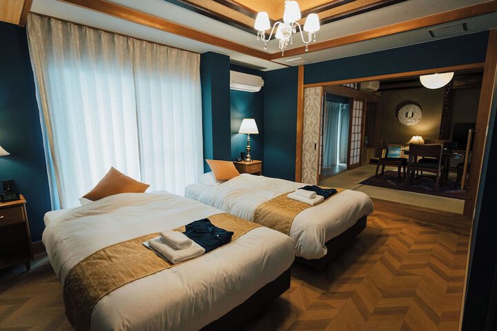Room 42 of 106