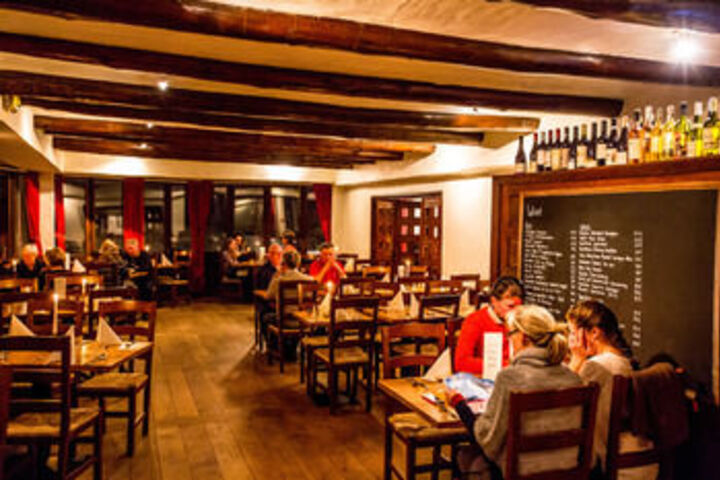 Dining 29 of 32
