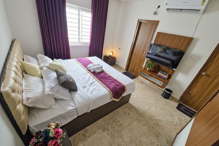 Room 12 of 28