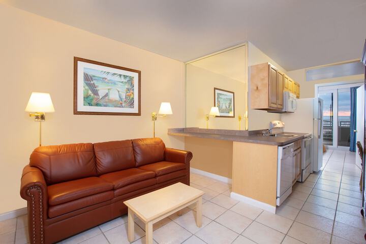 Room 9 of 28