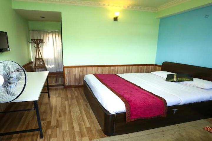 Room 5 of 11