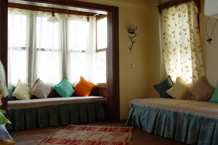 Room 18 of 49
