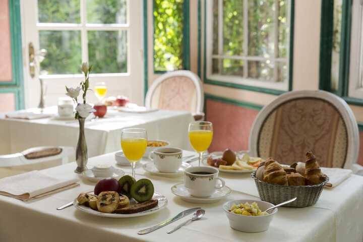 Breakfast/Coffee Service 31 of 45