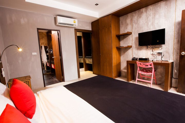 Room 19 of 46