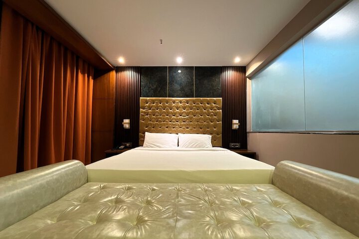 Room 27 of 58
