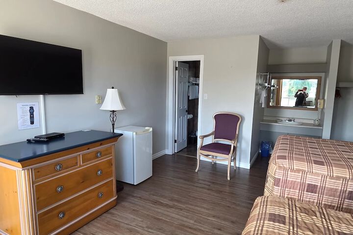 Room 4 of 21