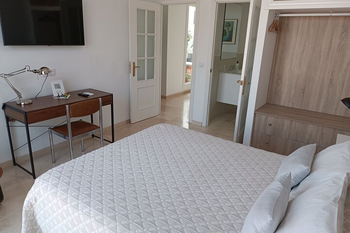 Room 12 of 35