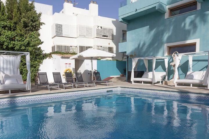 Pools & Facilities