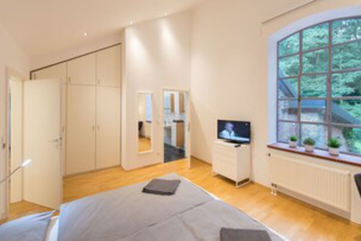 Room 25 of 27