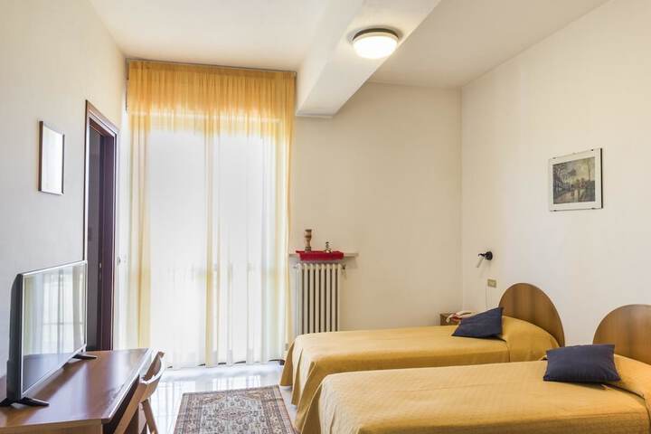 Room 8 of 60