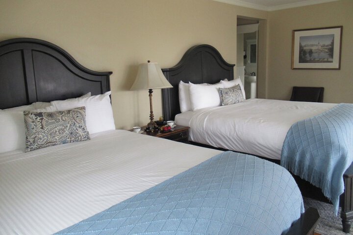 1 Queen Bed (1 of 39)