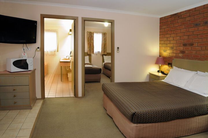 Room 4 of 29
