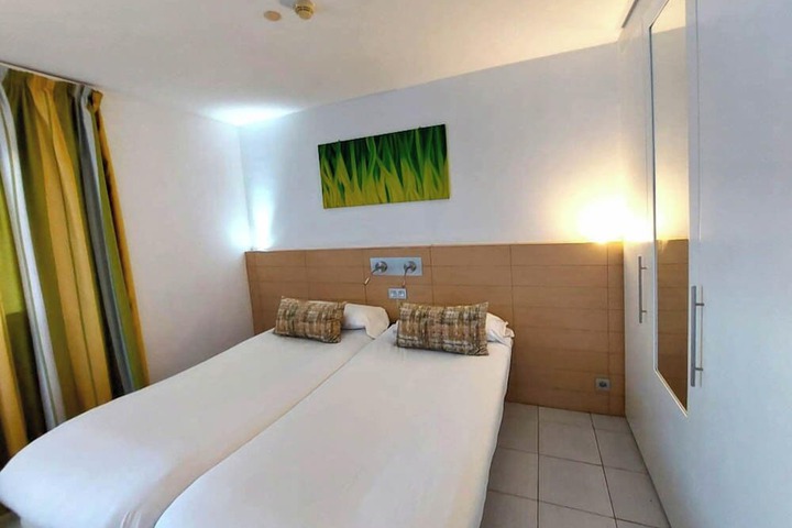 Room 37 of 179