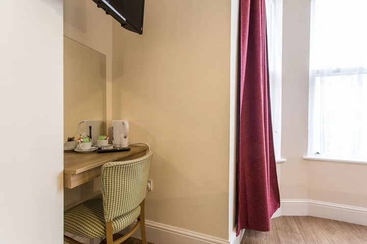 Room 2 of 14