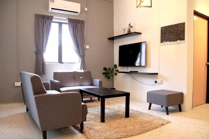 Room 13 of 22