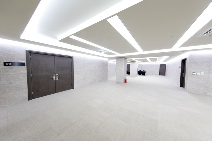 Reception hall