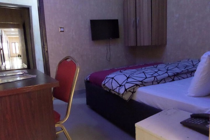 Room 7 of 35