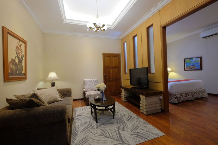 Room 14 of 18