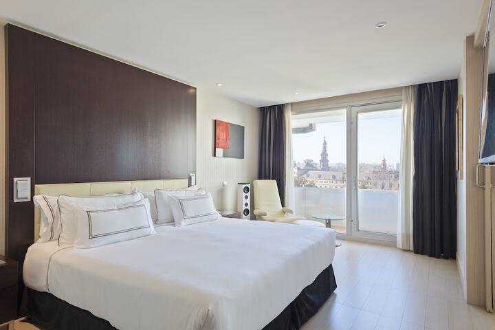 Room 13 of 72
