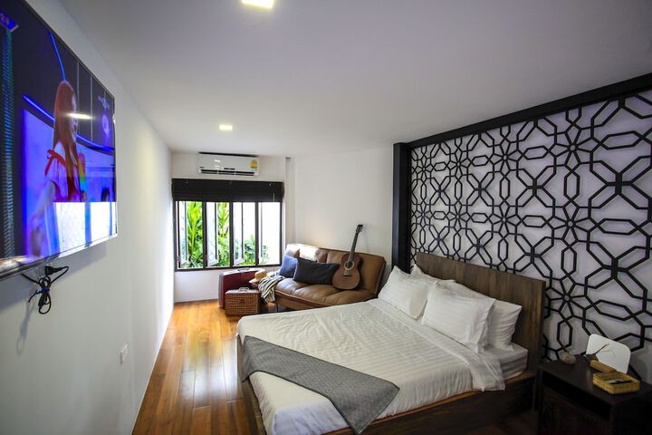 Room 8 of 108
