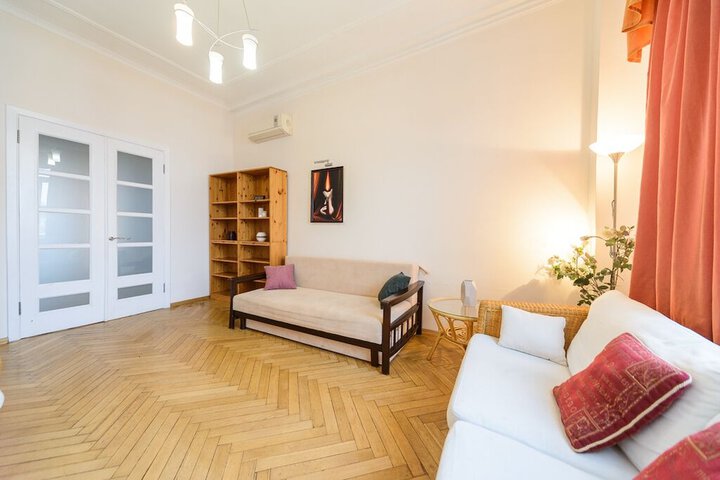 Room 12 of 23