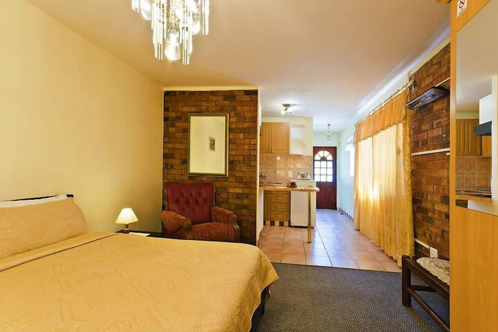Room 16 of 38