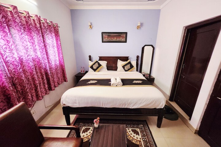 Room 9 of 23