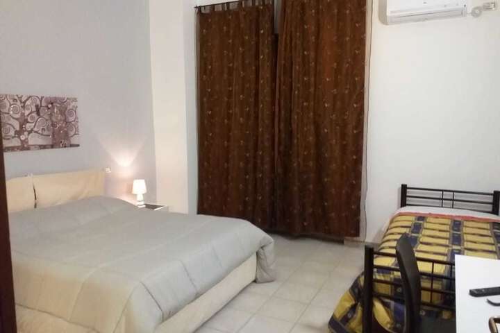 Room 8 of 9