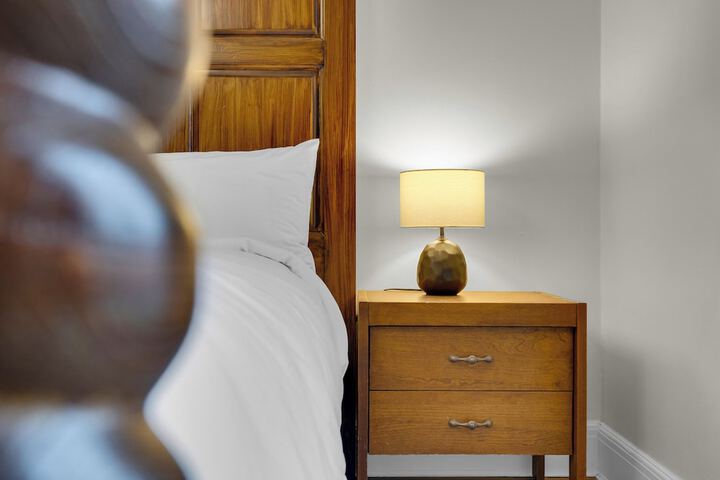 Room 70 of 174