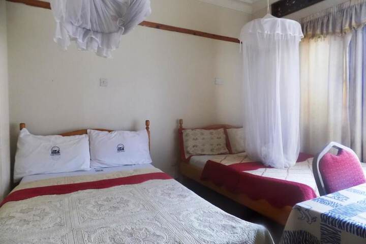 Room 14 of 32