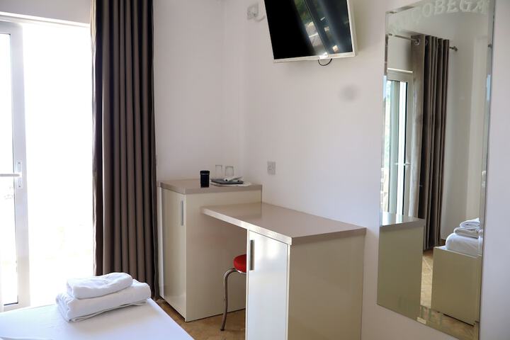 Room 4 of 29