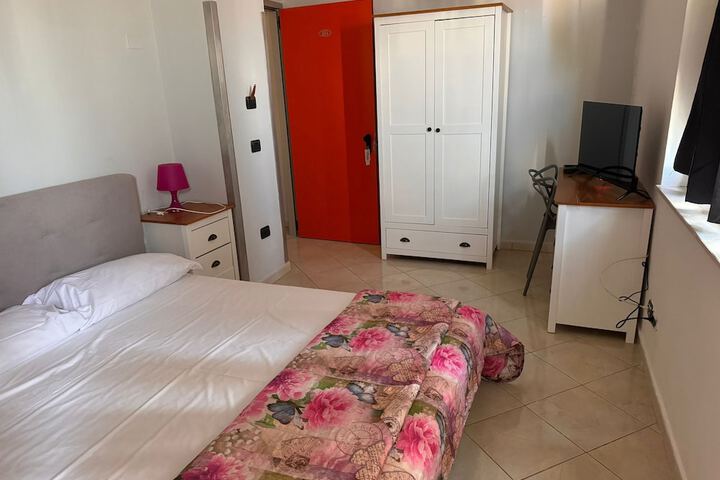 Room 10 of 51