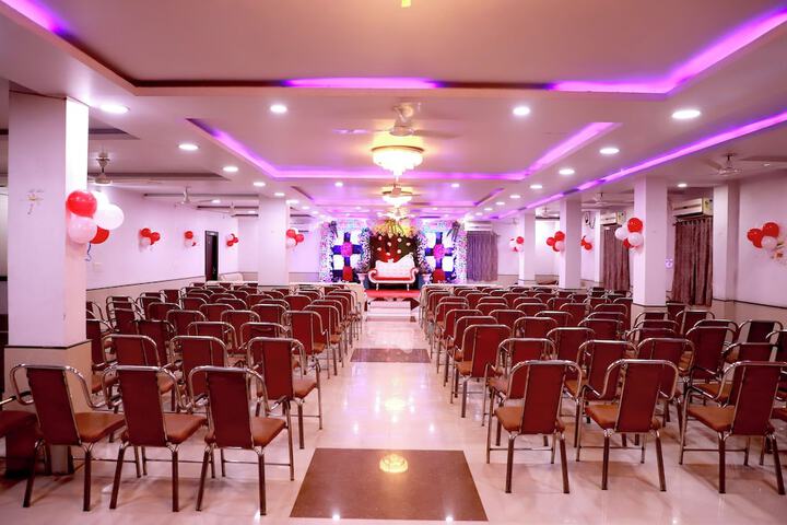 Ballroom/Hall 37 of 44