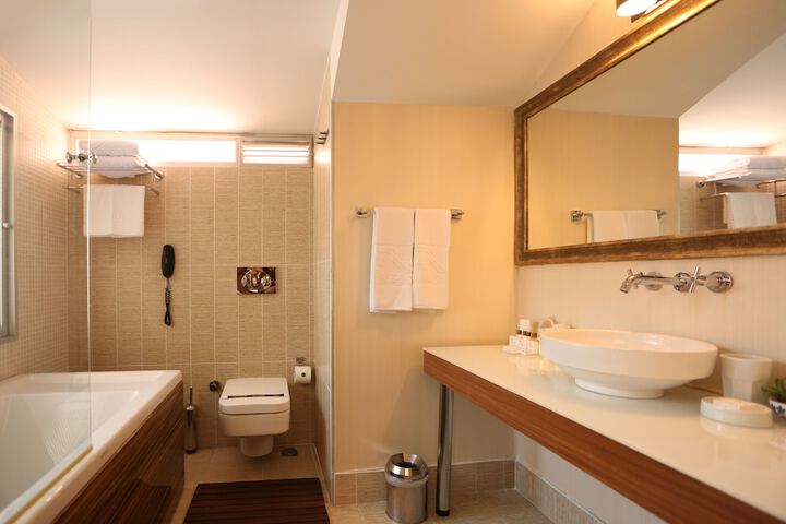 Room 32 of 52