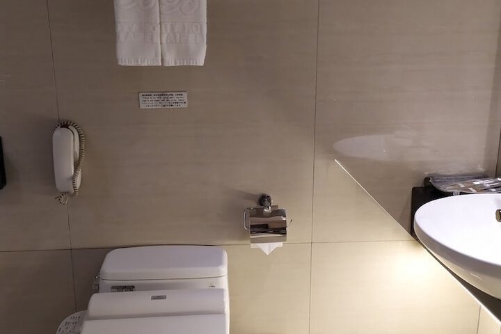 Room 18 of 26