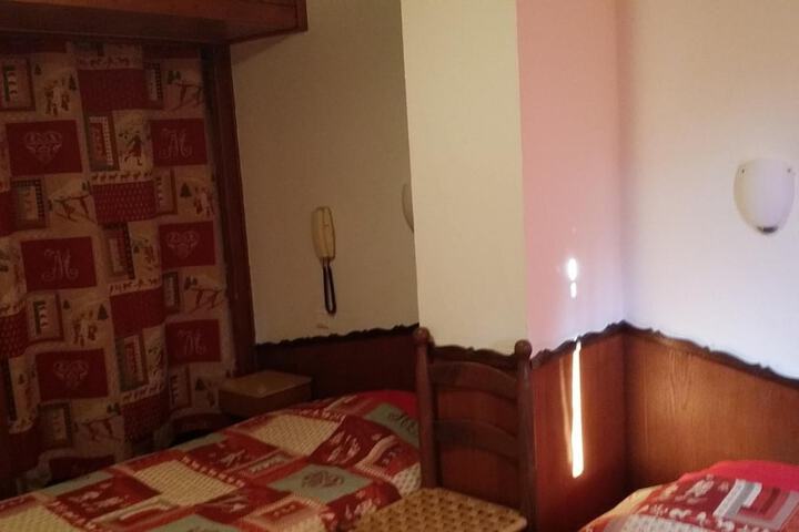 Room 5 of 35